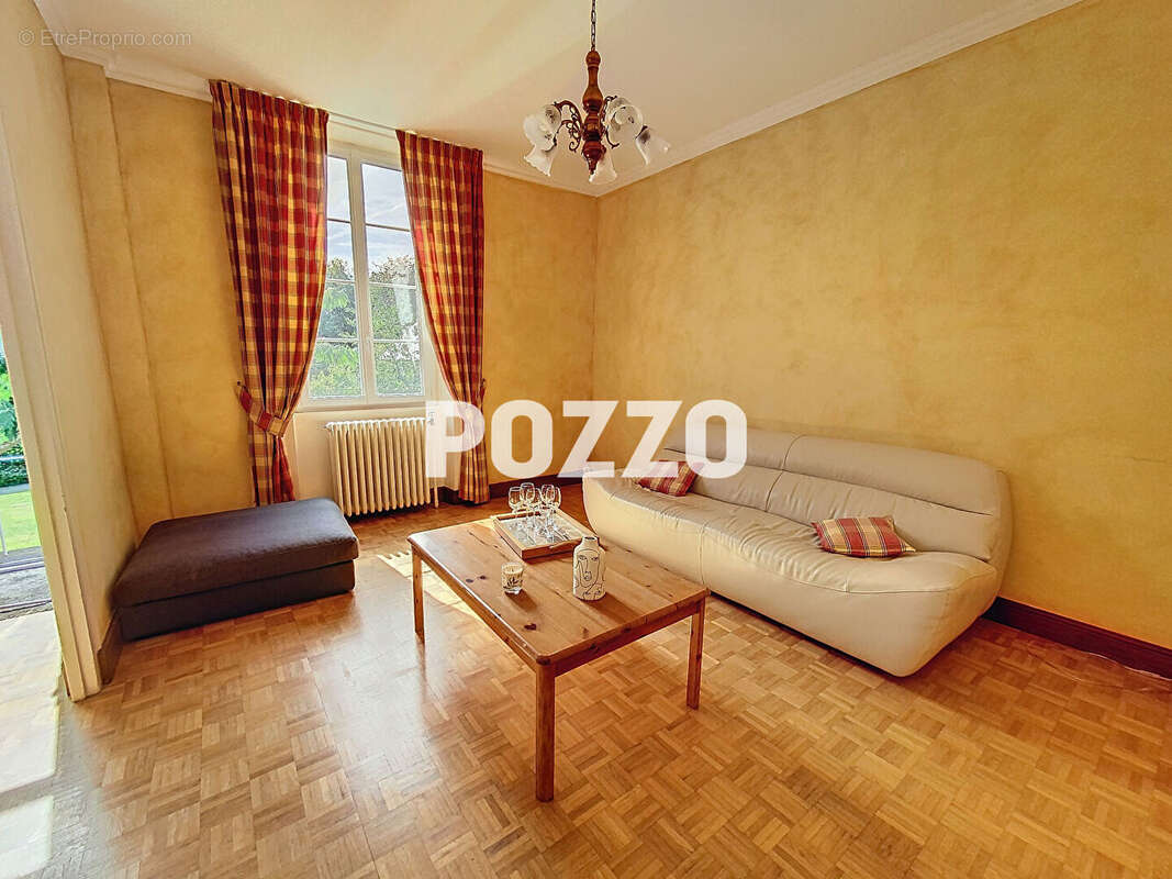 Maison à SAINT-HILAIRE-DU-HARCOUET