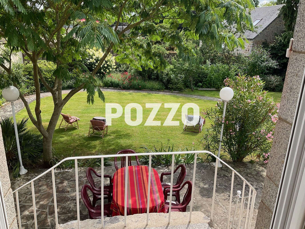 Maison à SAINT-HILAIRE-DU-HARCOUET