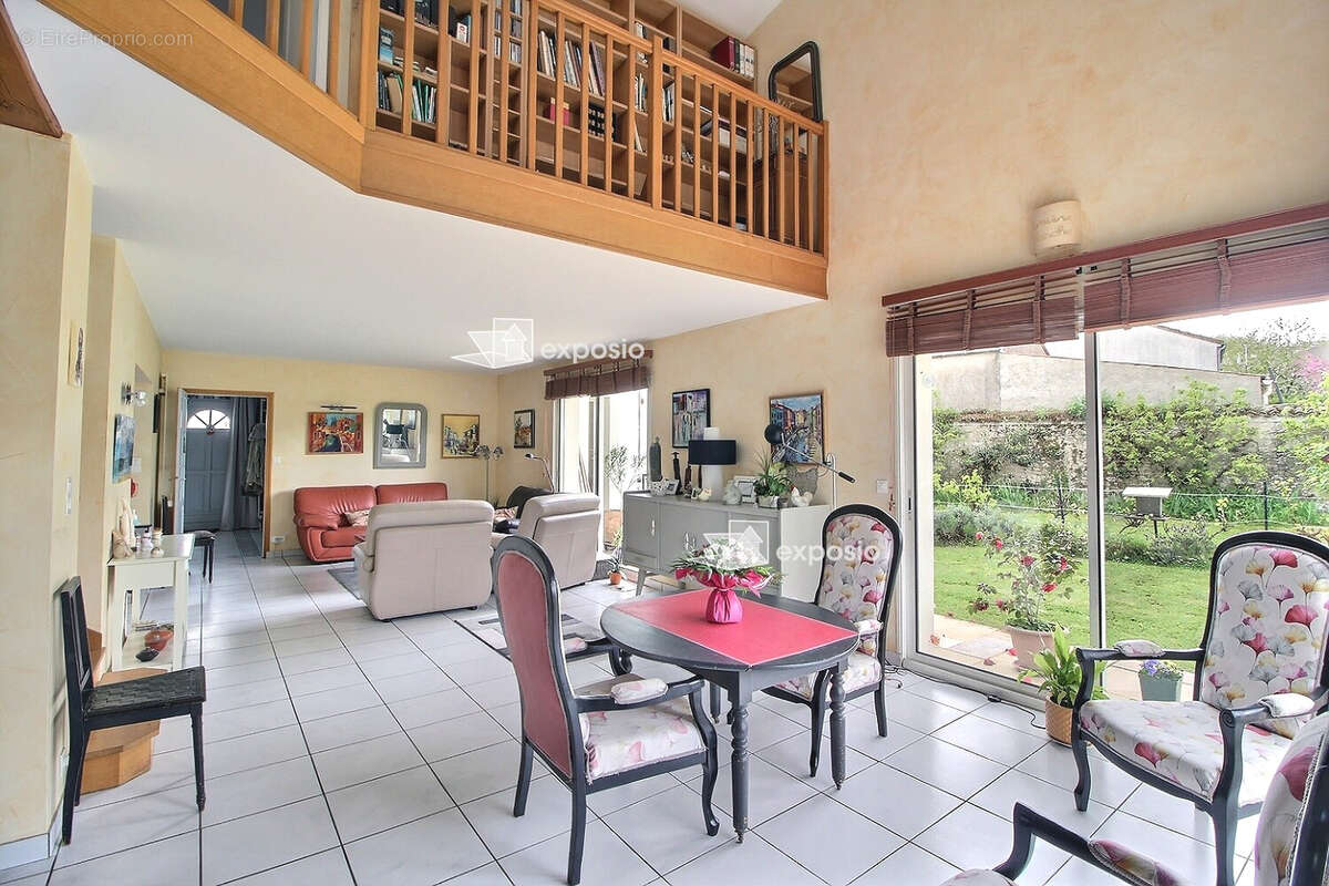 Maison à COULONGES-SUR-L&#039;AUTIZE