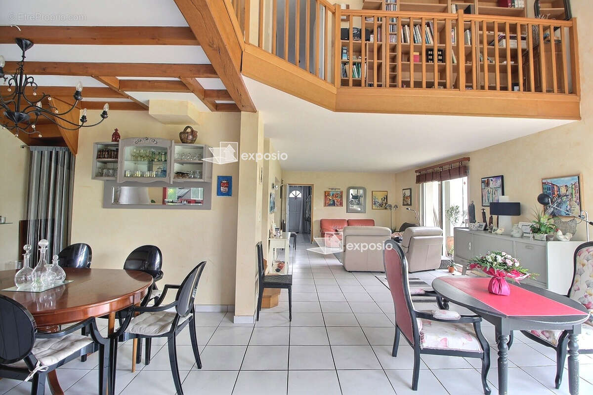 Maison à COULONGES-SUR-L&#039;AUTIZE