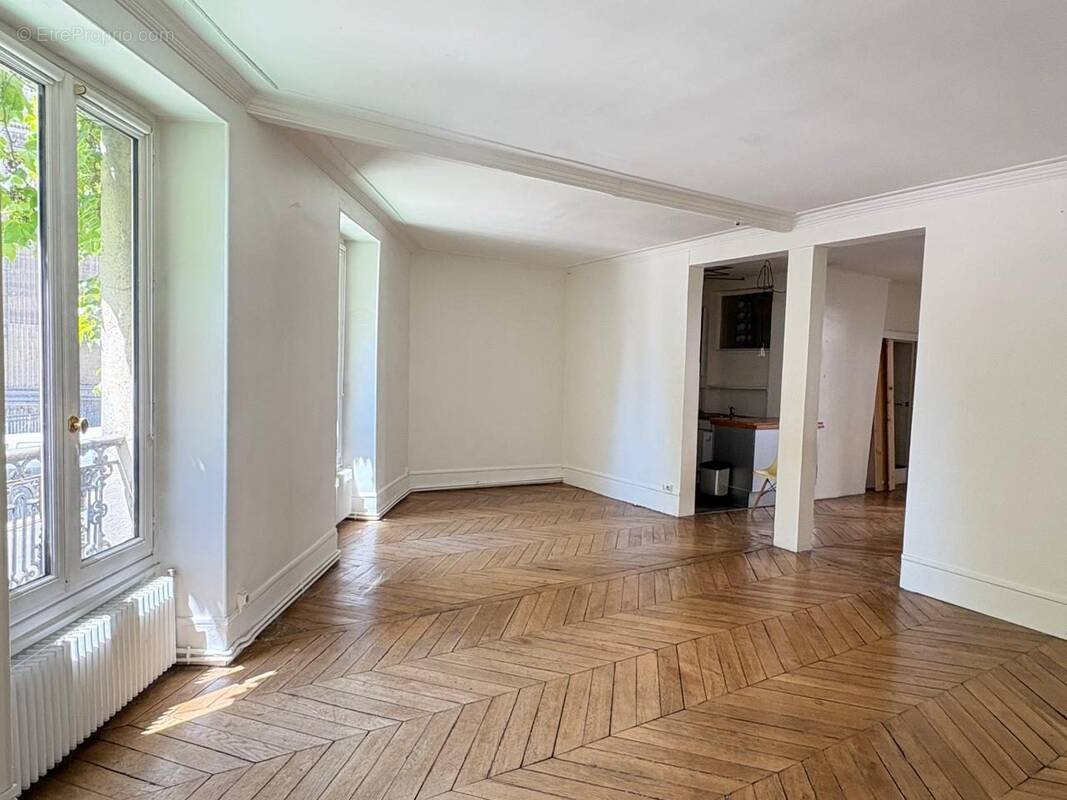 Appartement à PARIS-10E