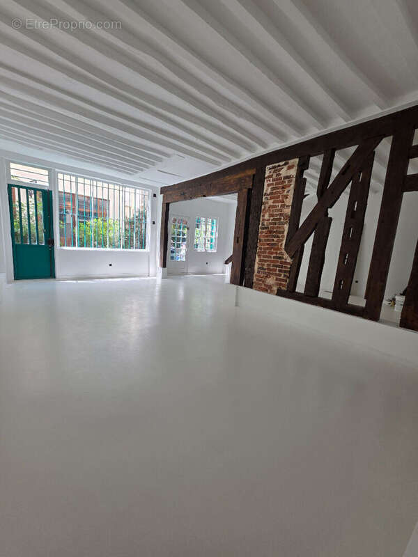 Commerce à PARIS-11E