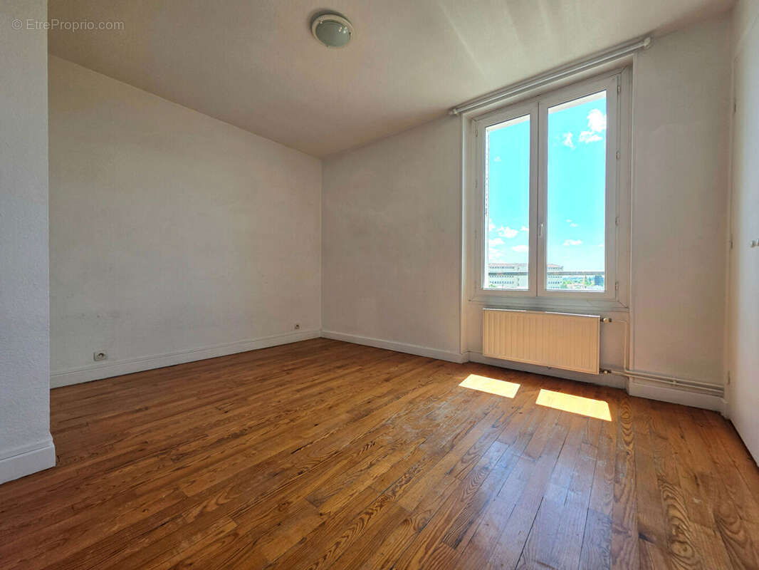 Appartement à ROMANS-SUR-ISERE