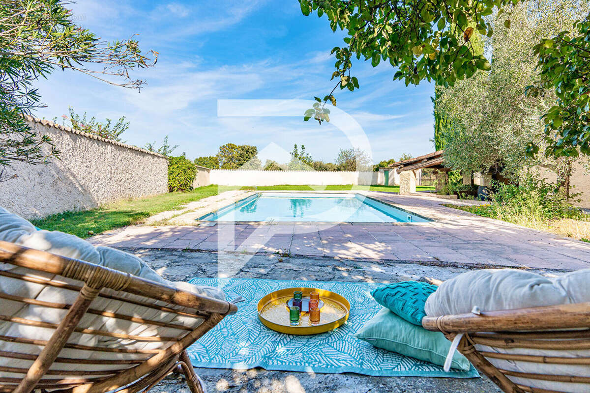 Maison à LE PUY-SAINTE-REPARADE