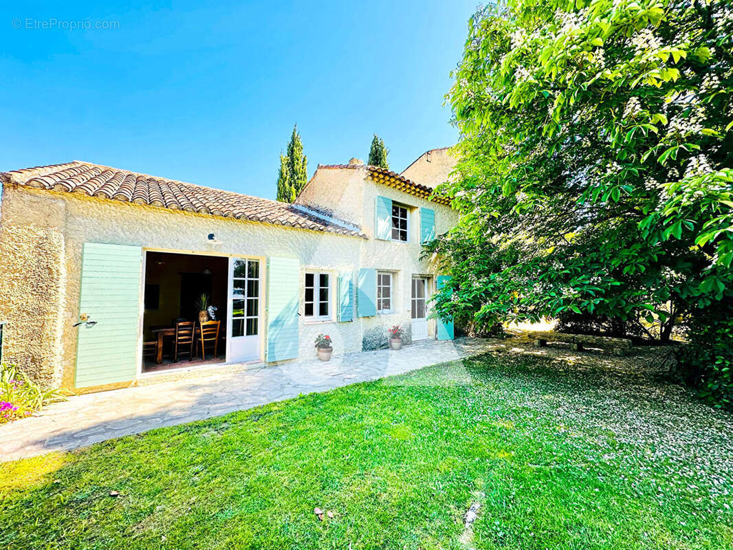 Maison à LE PUY-SAINTE-REPARADE