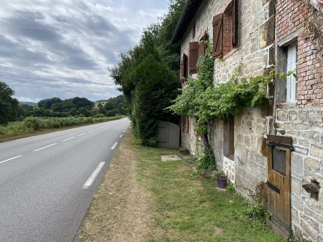 Maison à EYMOUTIERS