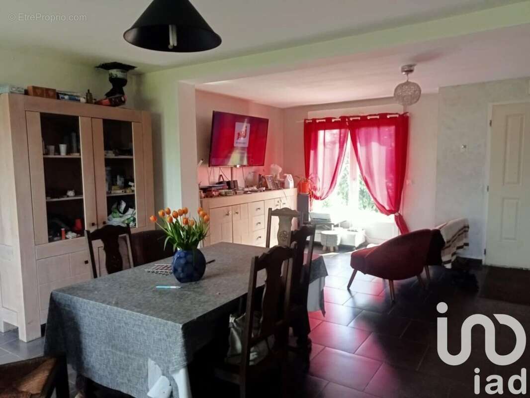 Photo 2 - Maison à CORMEILLES