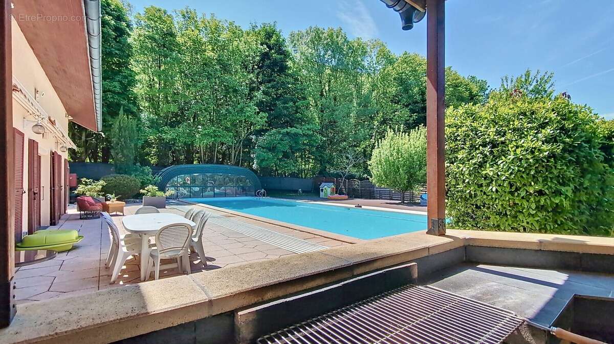 Maison à MONNETIER-MORNEX