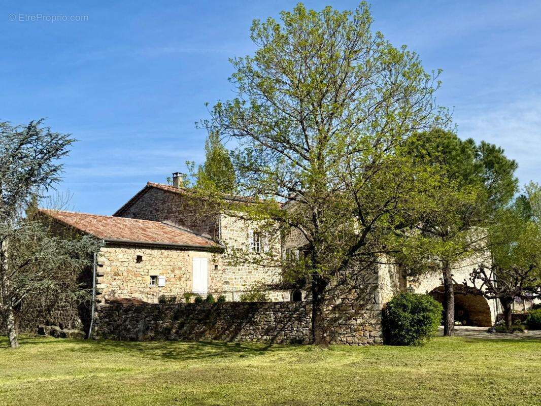 Maison à LABLACHERE