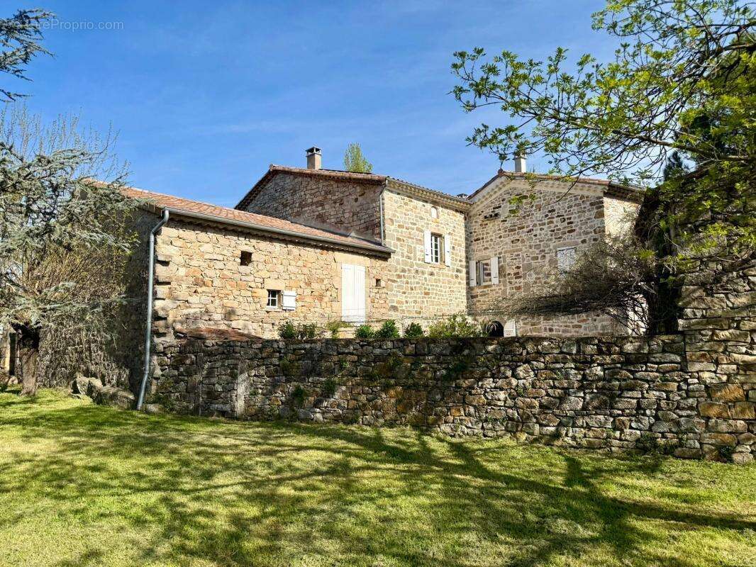 Maison à LABLACHERE