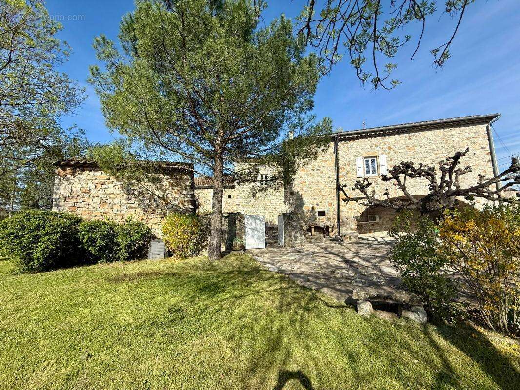 Maison à LABLACHERE