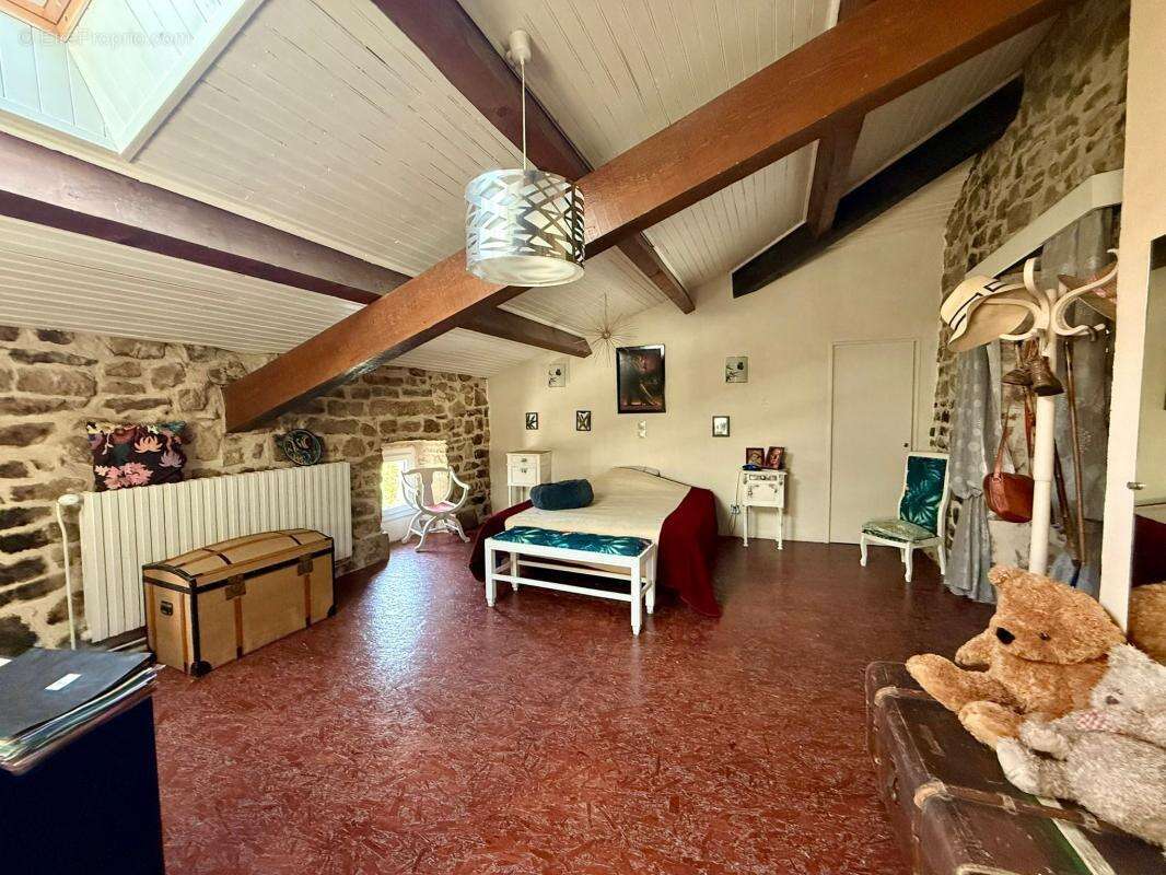 Maison à LABLACHERE