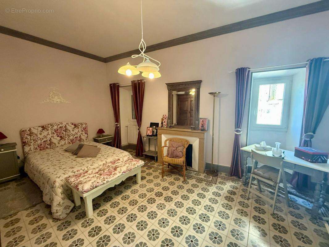 Maison à LABLACHERE