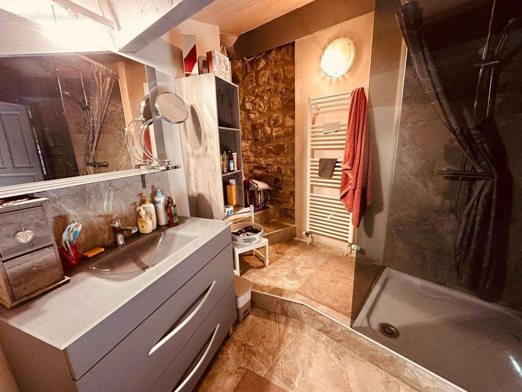 Maison à LABLACHERE