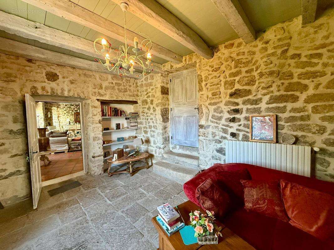 Maison à LABLACHERE