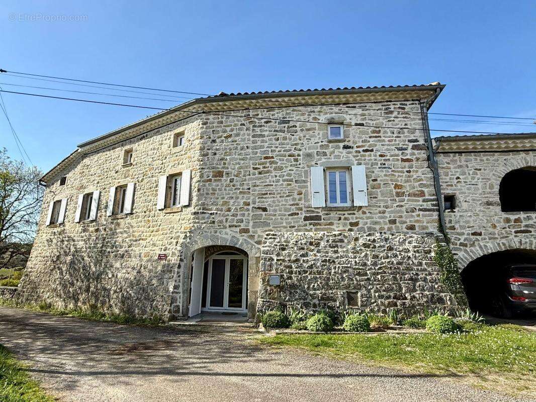 Maison à LABLACHERE