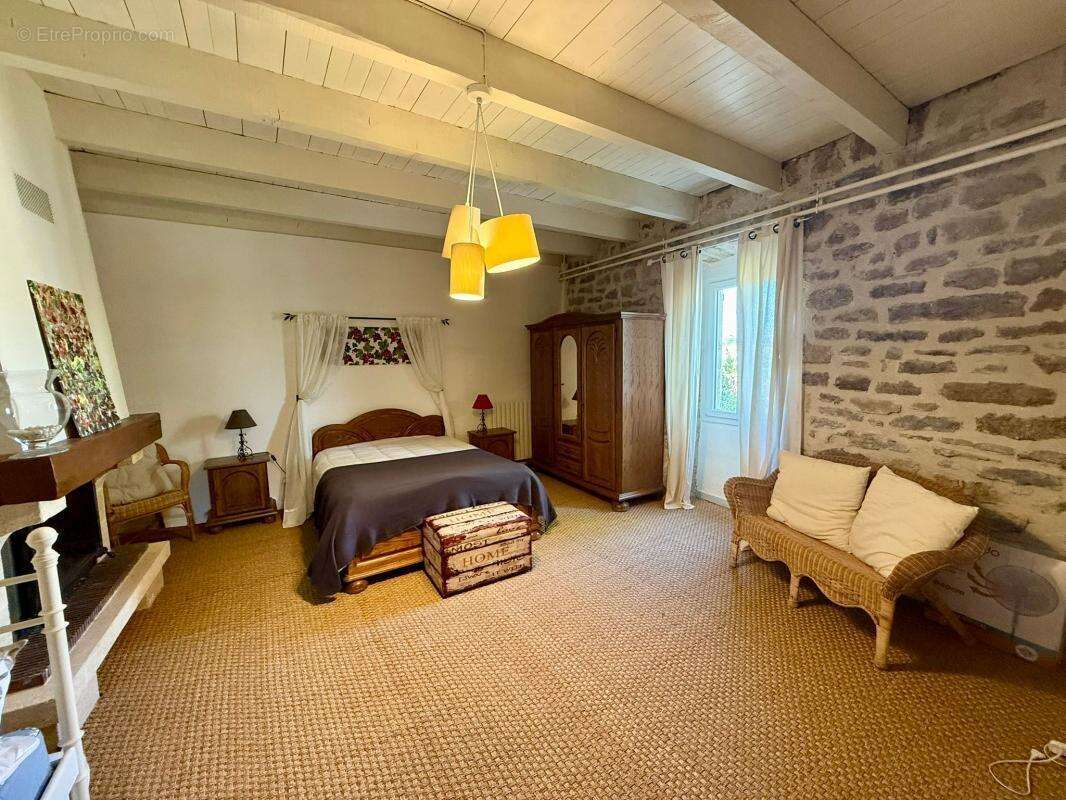 Maison à LABLACHERE