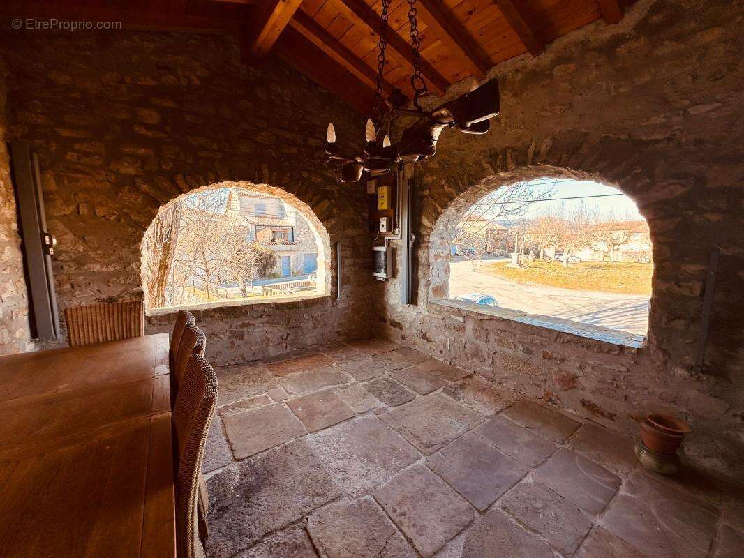 Maison à LABLACHERE