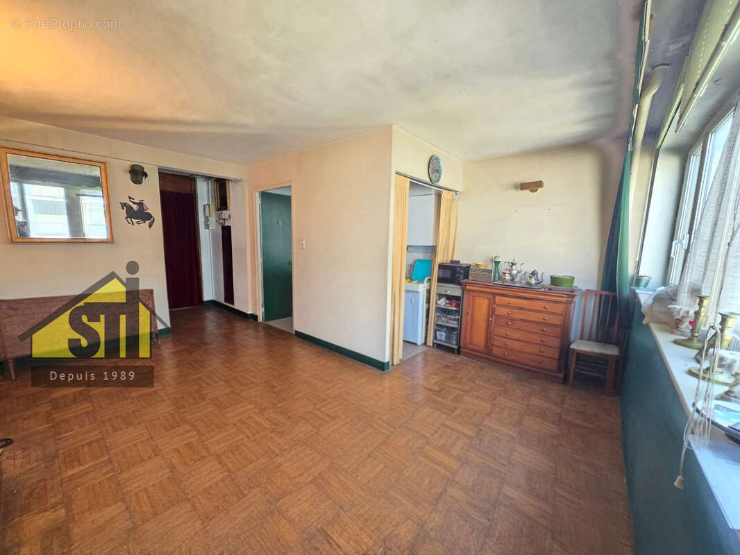 Appartement à PARIS-14E