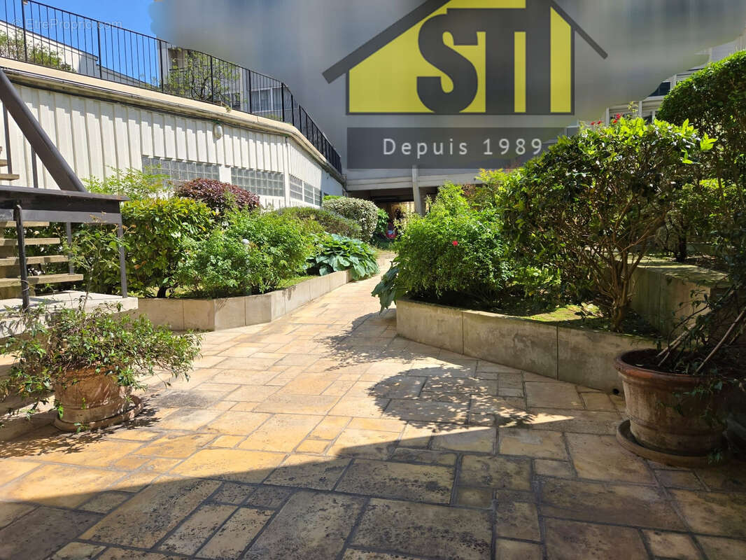 Appartement à PARIS-14E