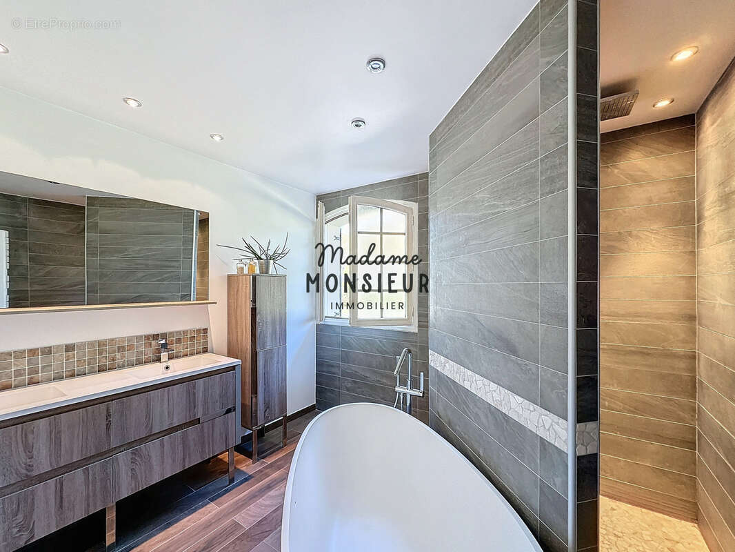 Maison à BOURGOIN-JALLIEU