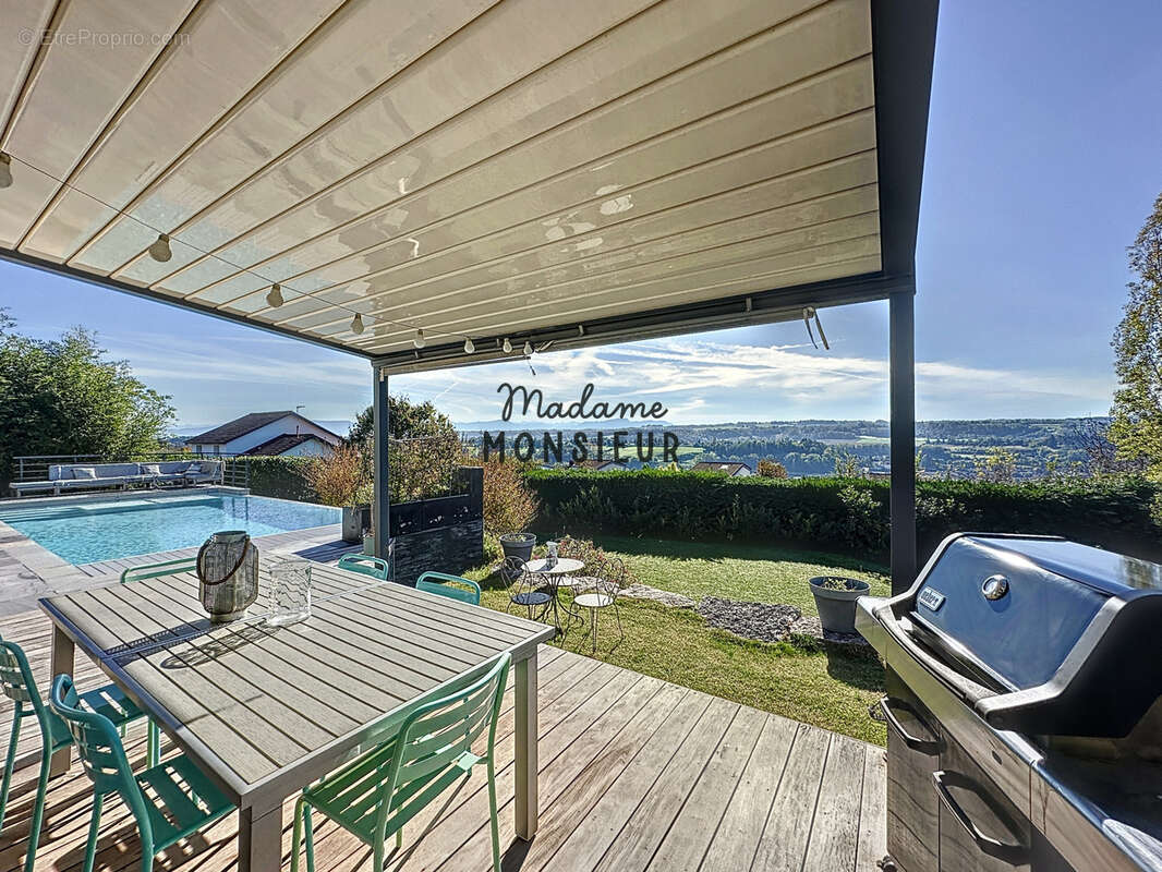 Maison à LA TOUR-DU-PIN