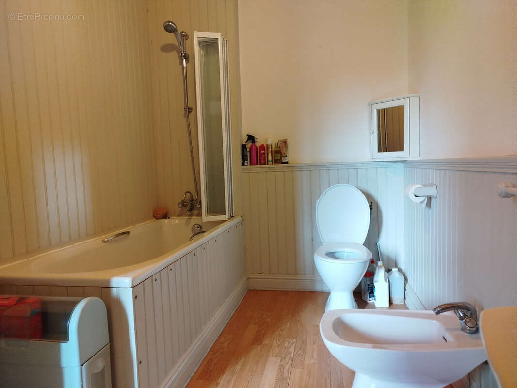 Maison à BOURDELLES