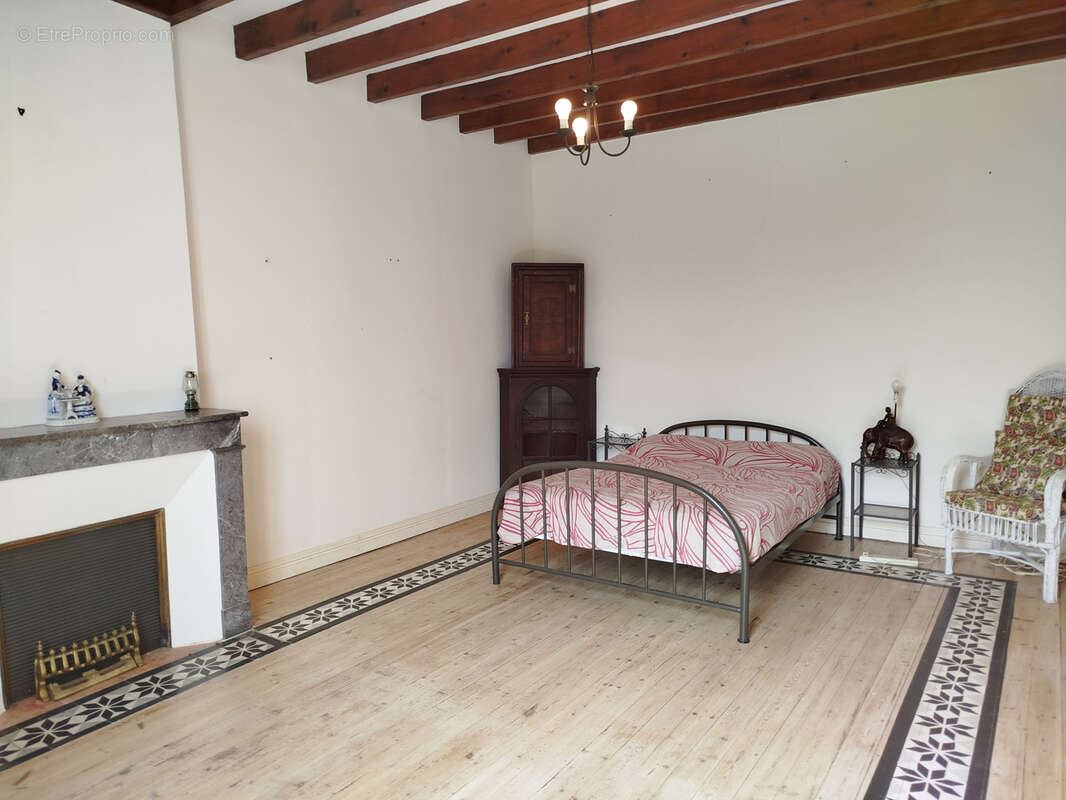 Maison à BOURDELLES