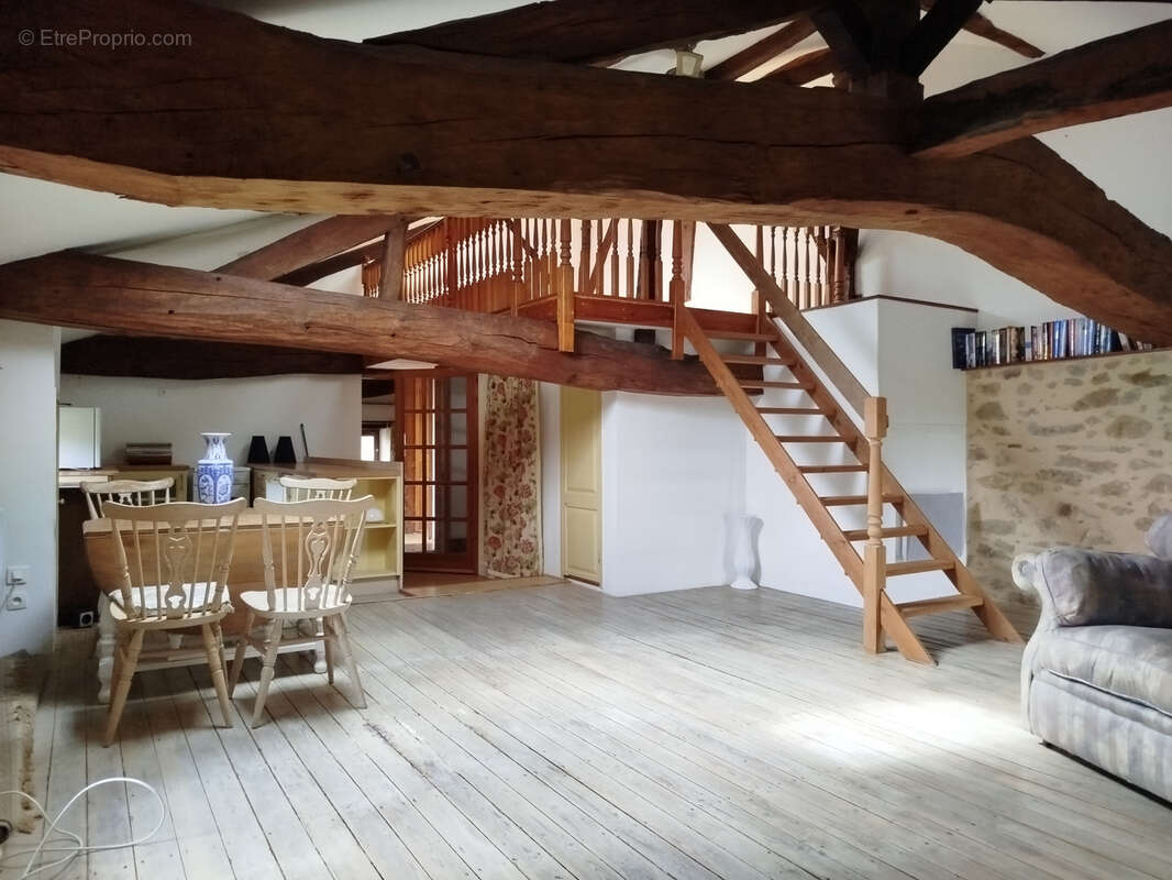 Maison à BOURDELLES