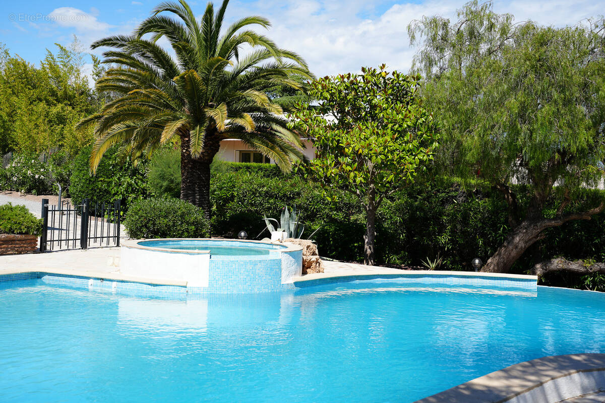 Appartement à SAINT-RAPHAEL