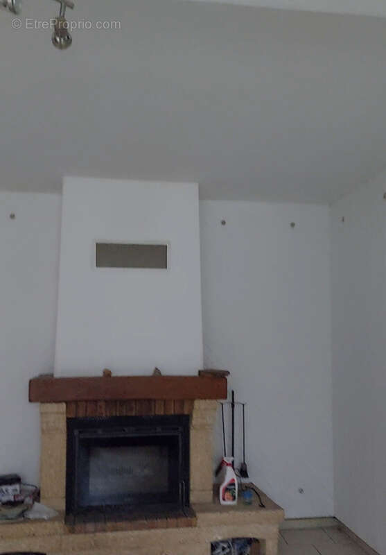 Maison à DURBAN-SUR-ARIZE