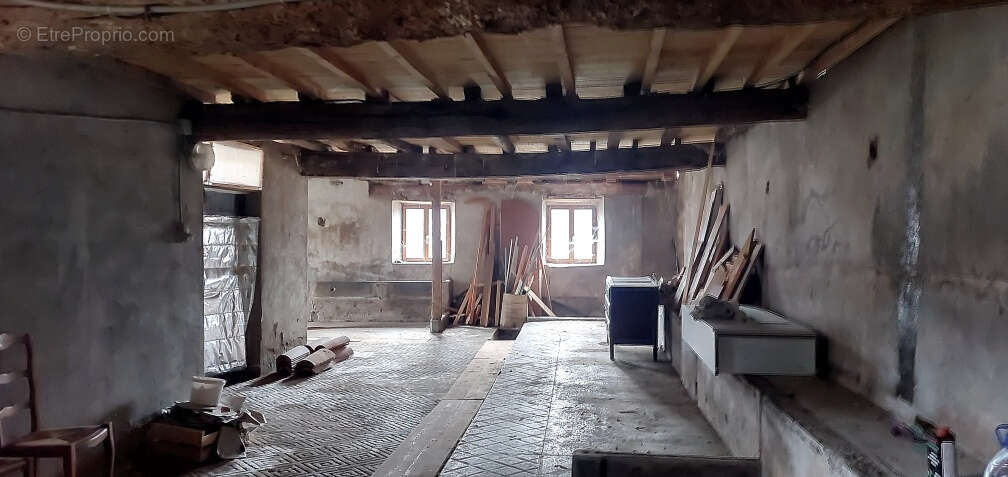 Maison à DURBAN-SUR-ARIZE