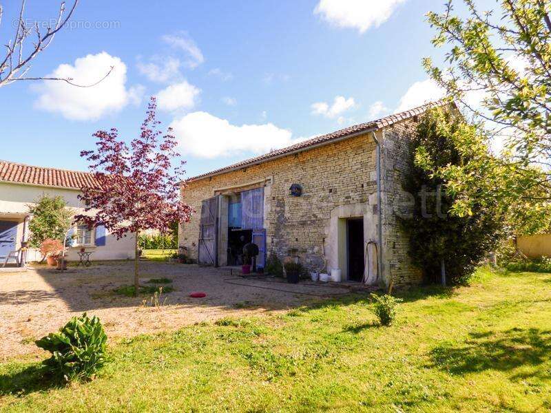 Maison à SAUZE-VAUSSAIS