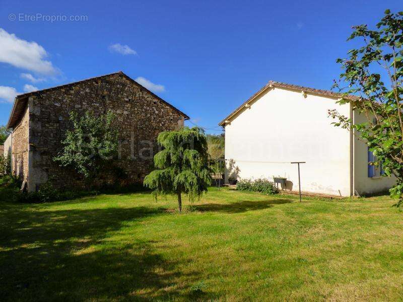 Maison à SAUZE-VAUSSAIS