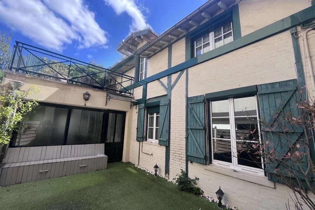 Maison à LE VESINET