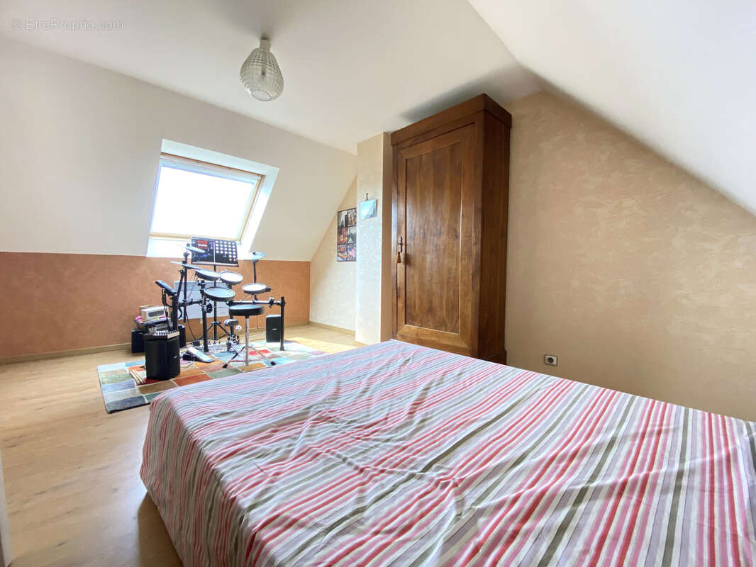 Maison à LA QUEUE-EN-BRIE