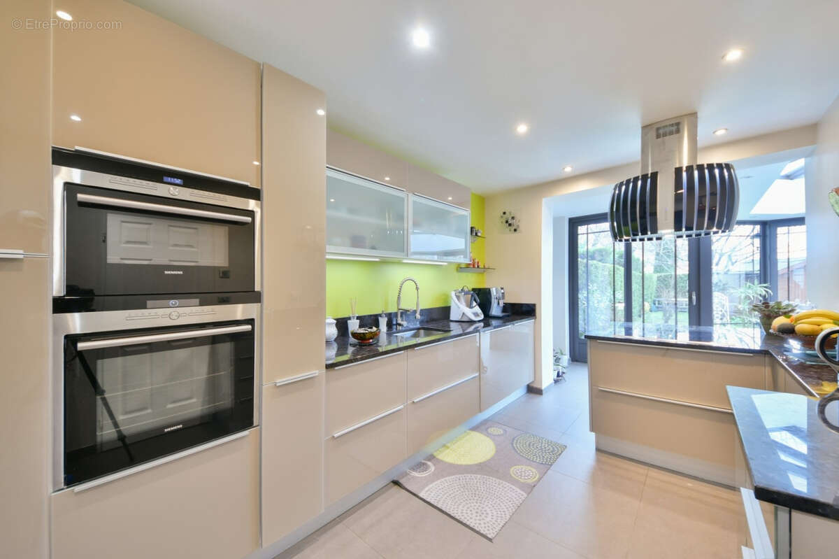 Maison à LA QUEUE-EN-BRIE