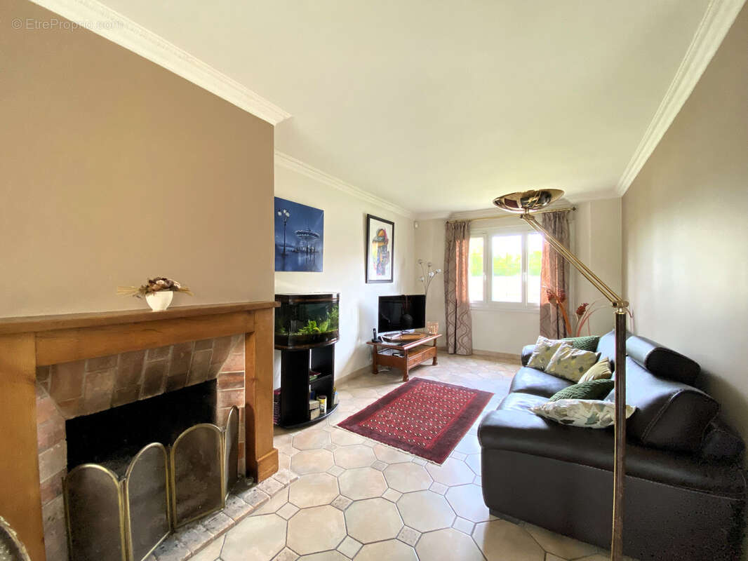 Maison à LA QUEUE-EN-BRIE