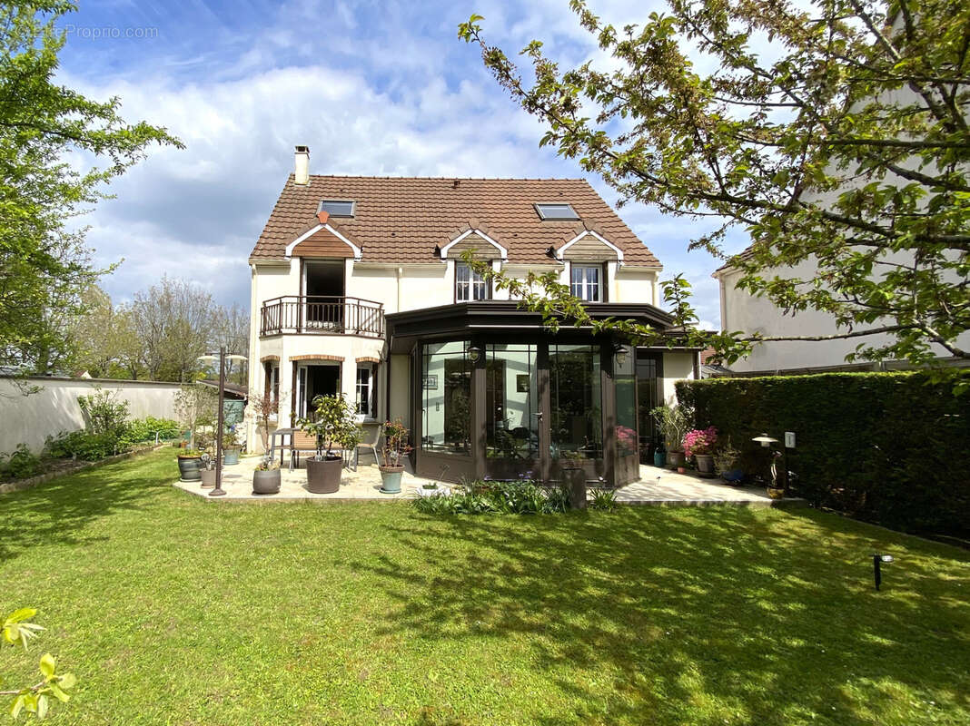 Maison à LA QUEUE-EN-BRIE