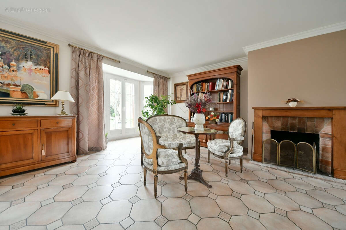 Maison à LA QUEUE-EN-BRIE