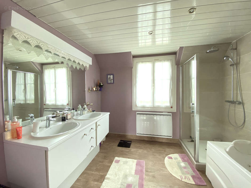 Maison à LA QUEUE-EN-BRIE