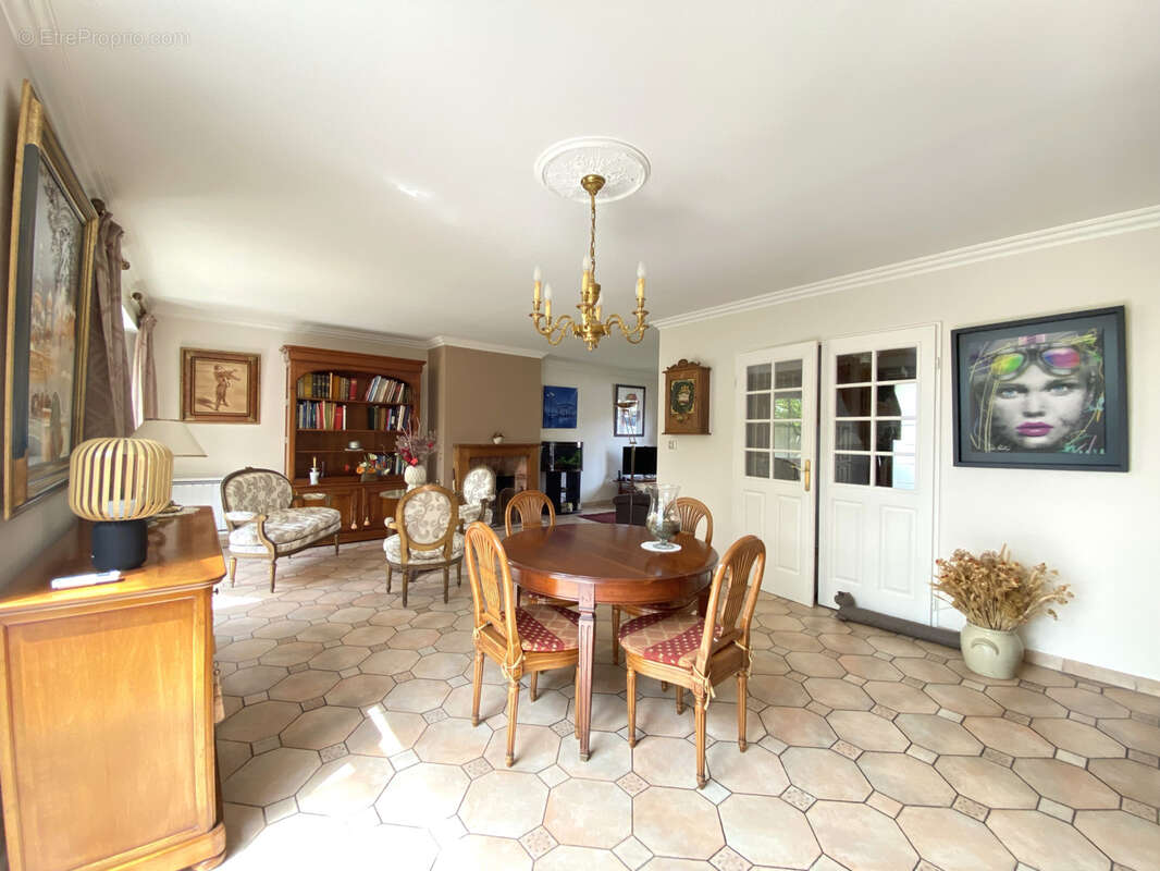 Maison à LA QUEUE-EN-BRIE