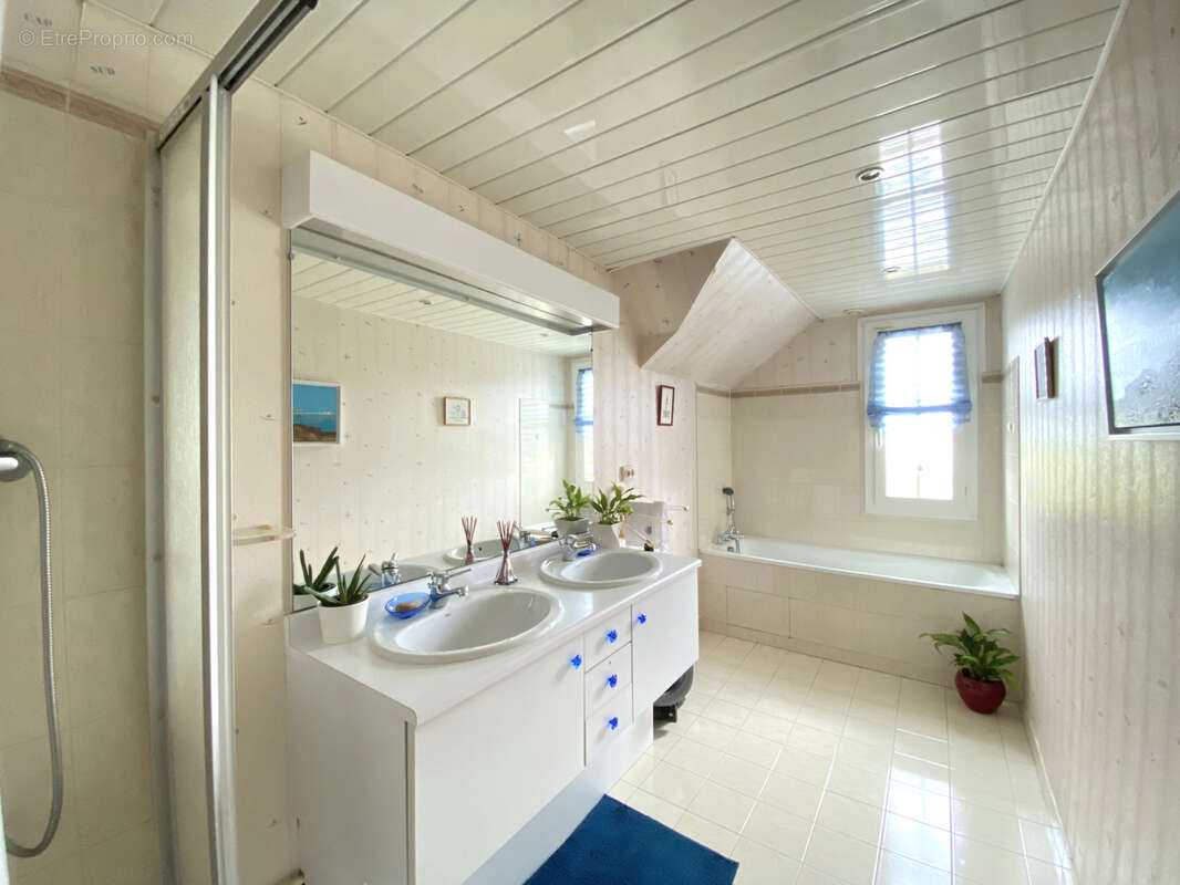 Maison à LA QUEUE-EN-BRIE