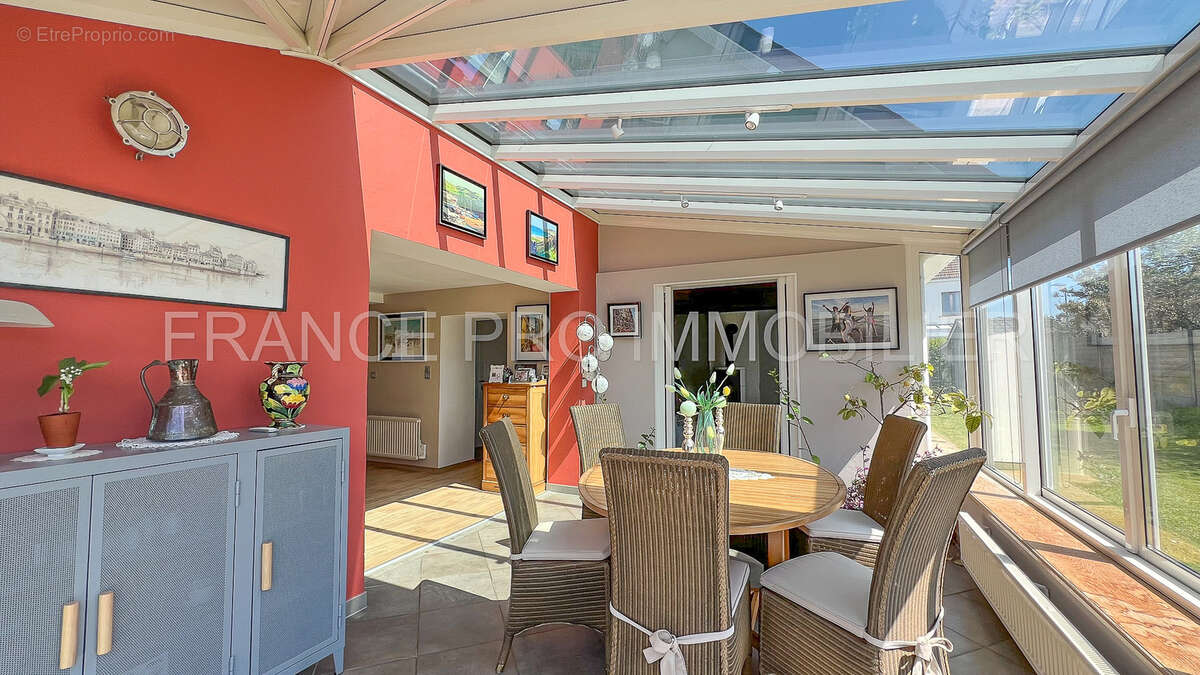 Maison à URVILLE-NACQUEVILLE