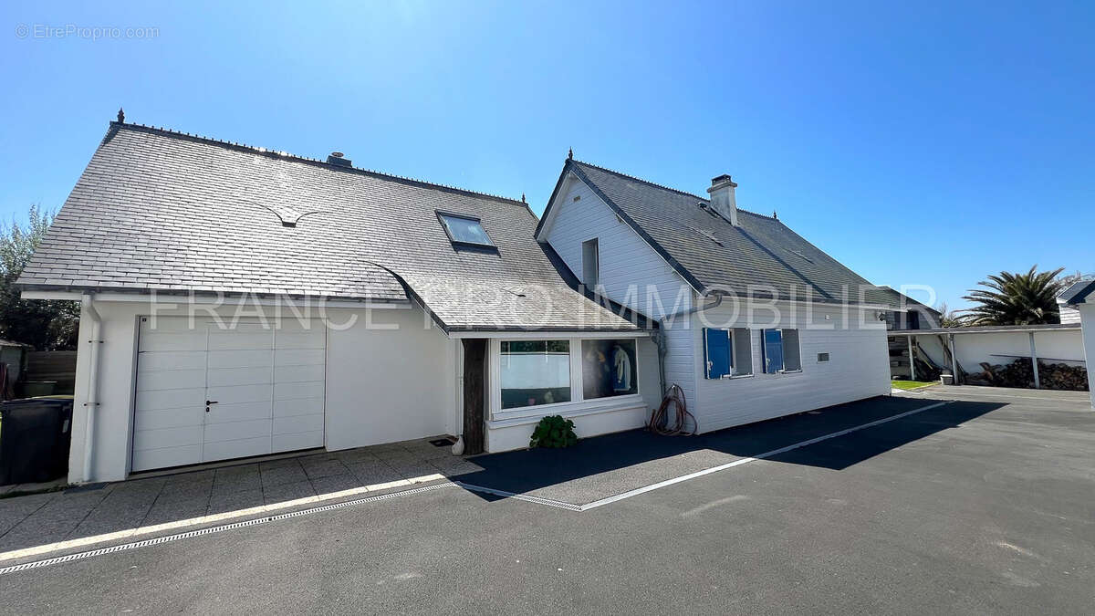 Maison à URVILLE-NACQUEVILLE