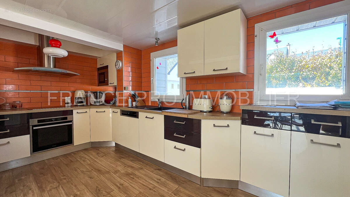 Maison à URVILLE-NACQUEVILLE