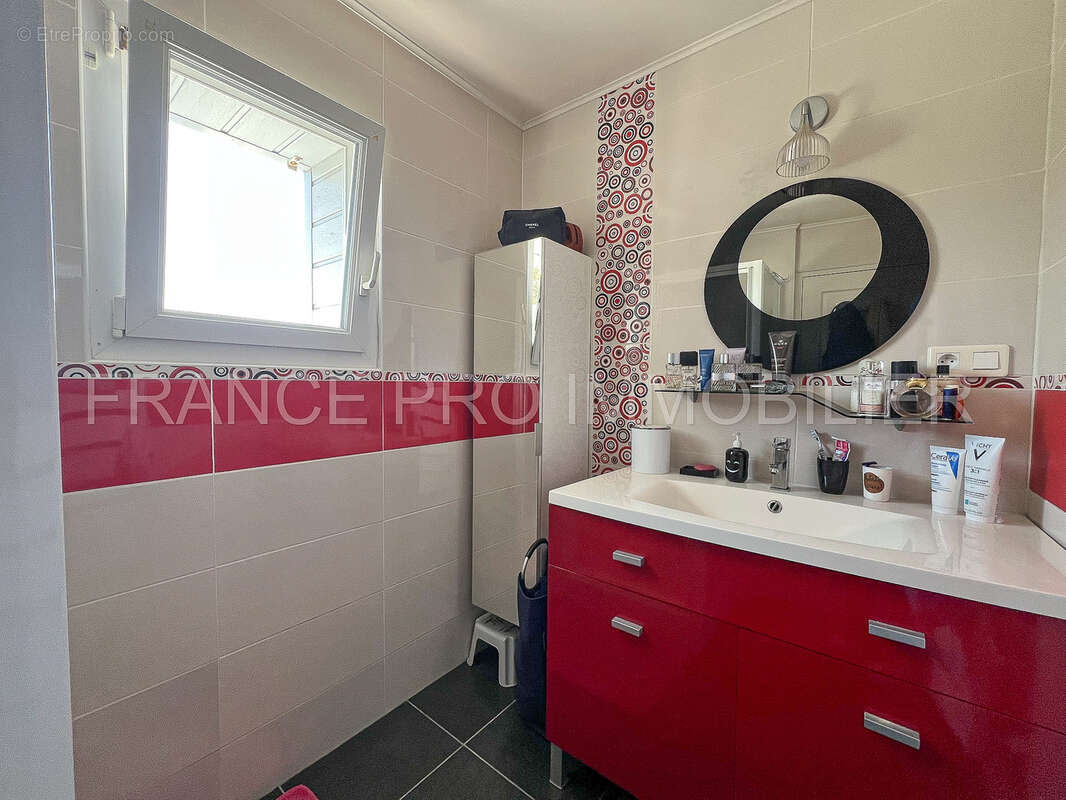 Maison à URVILLE-NACQUEVILLE