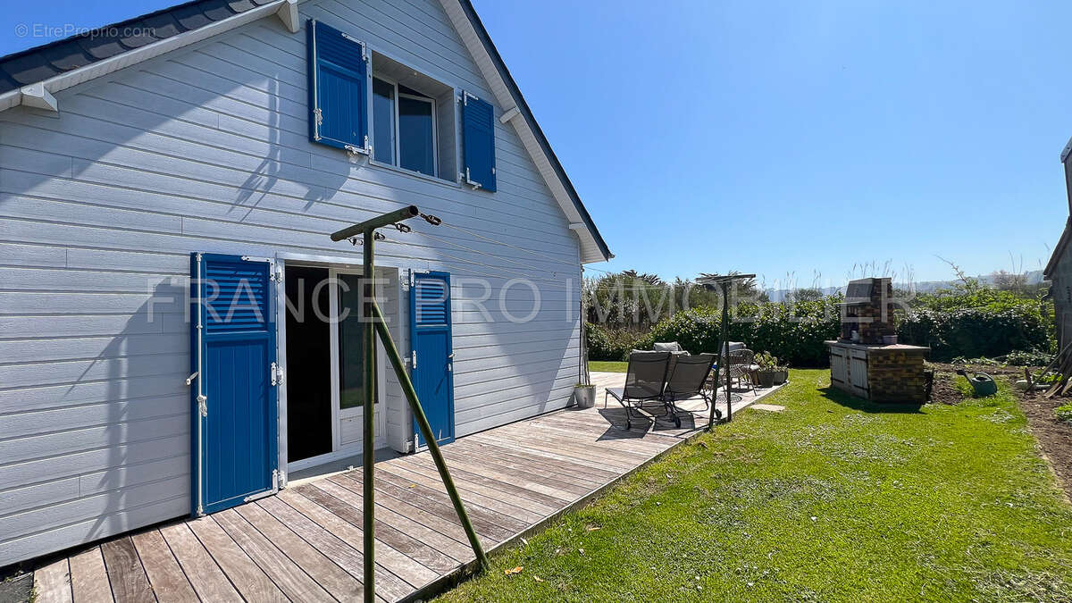 Maison à URVILLE-NACQUEVILLE