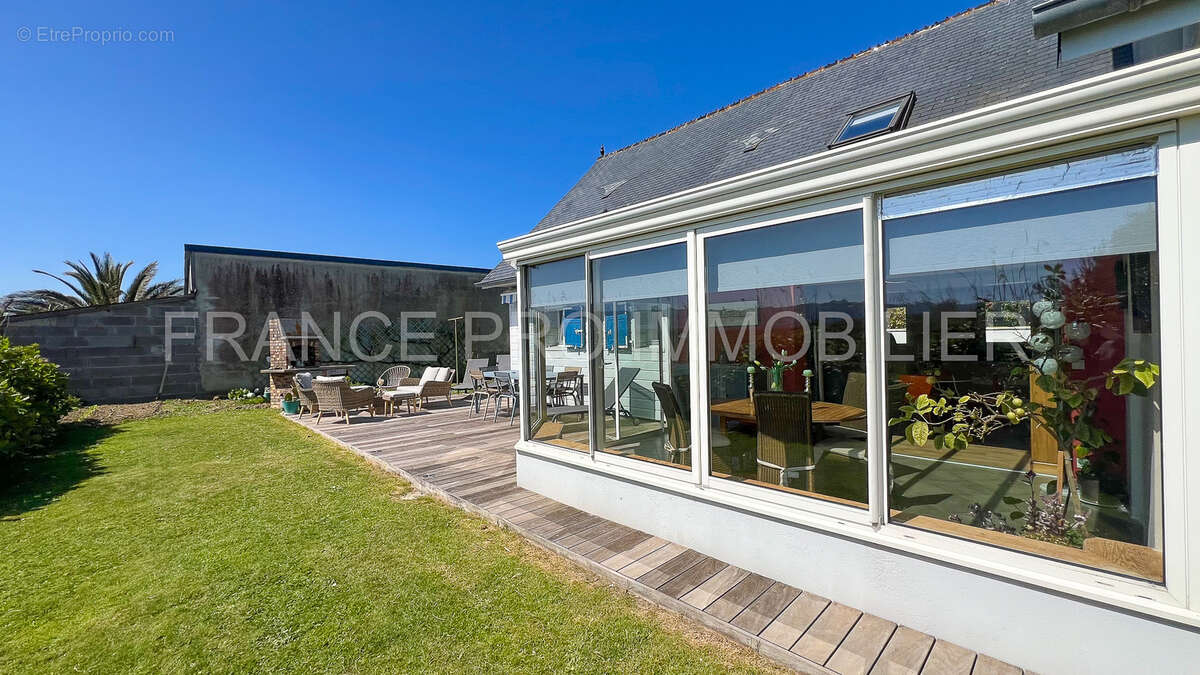 Maison à URVILLE-NACQUEVILLE