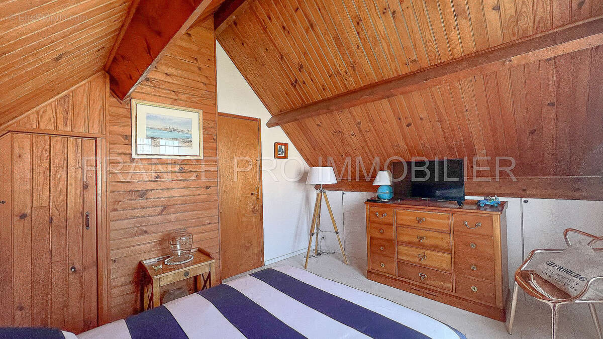 Maison à URVILLE-NACQUEVILLE